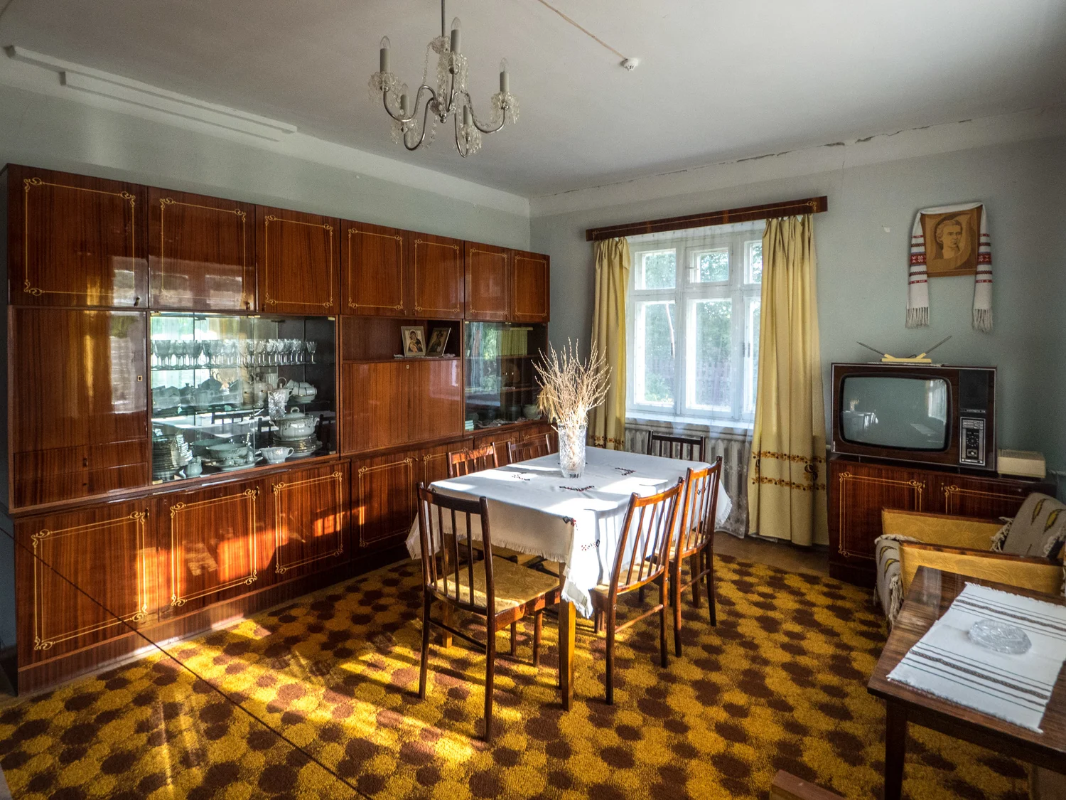 Each house is fully furnished in the correct era's style, here is a house in the 1970's village. 