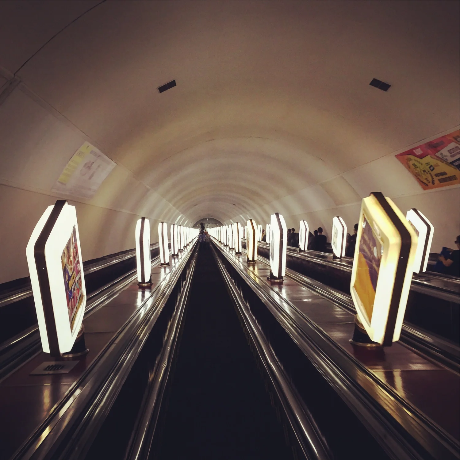  The metro is the deepest in the world. 
