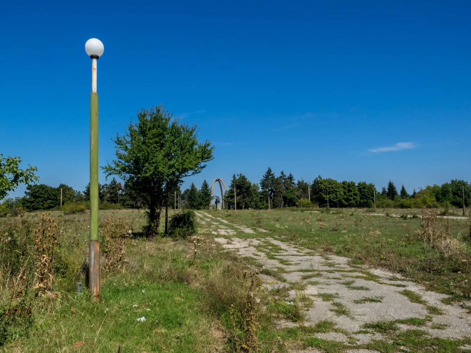  The approach from the new road is little more than a field. 