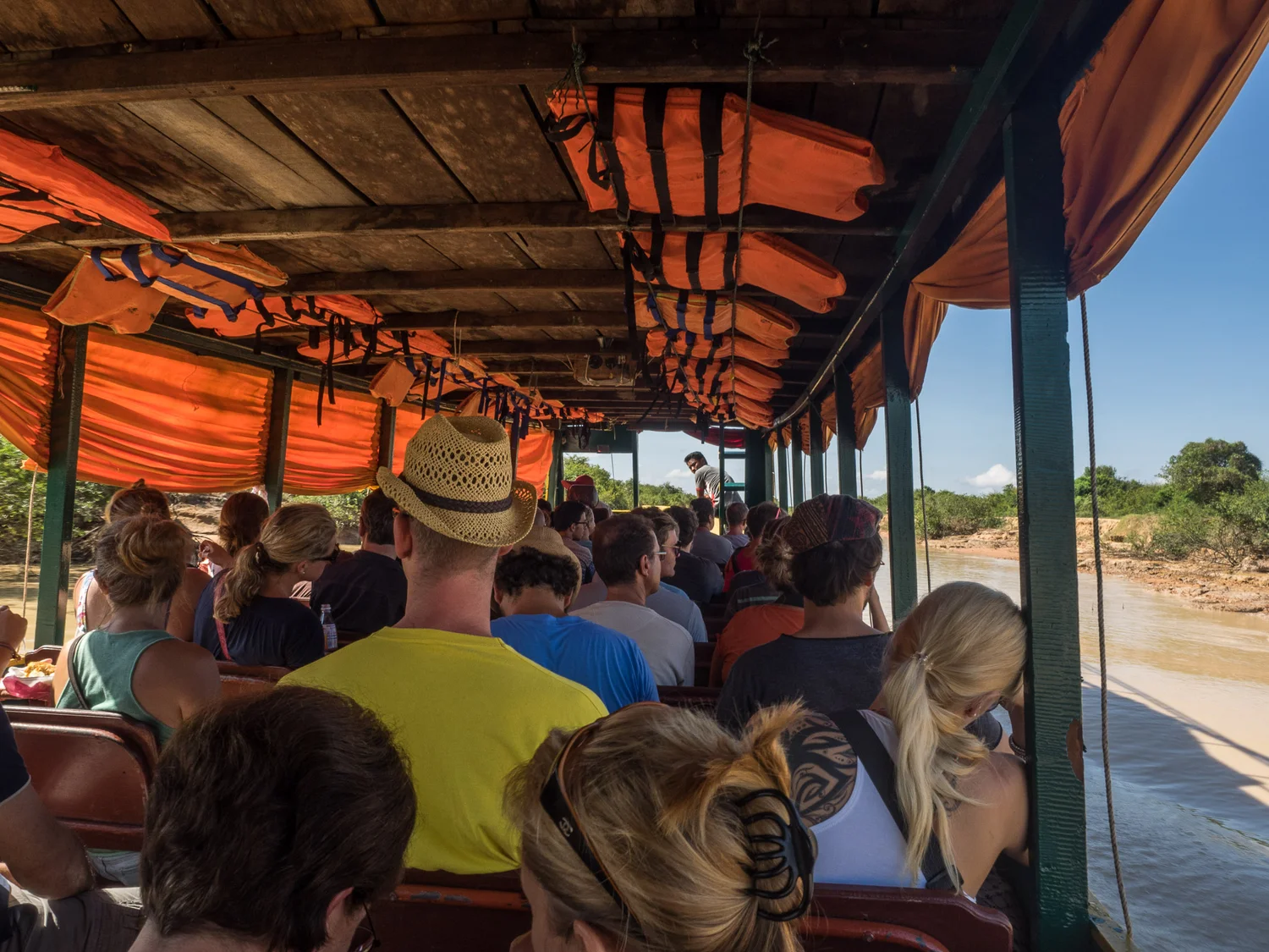 siem_reap_battambang_boat_cambodia-1.jpg