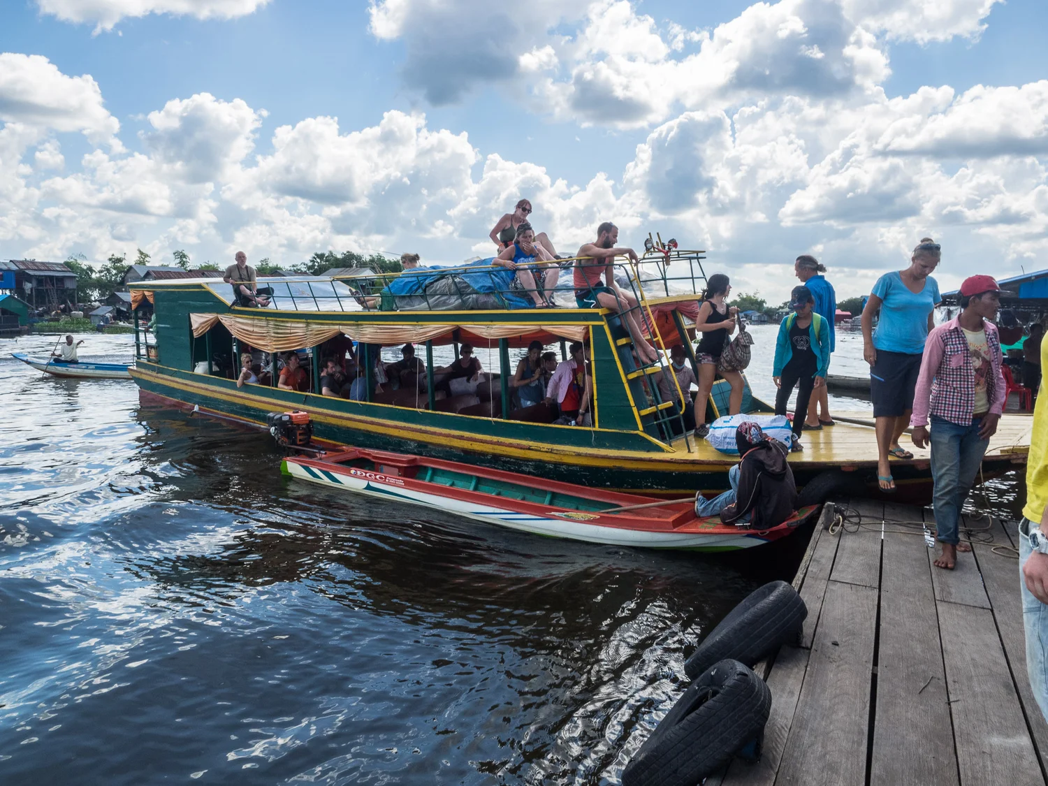siem_reap_battambang_boat_cambodia-17.jpg