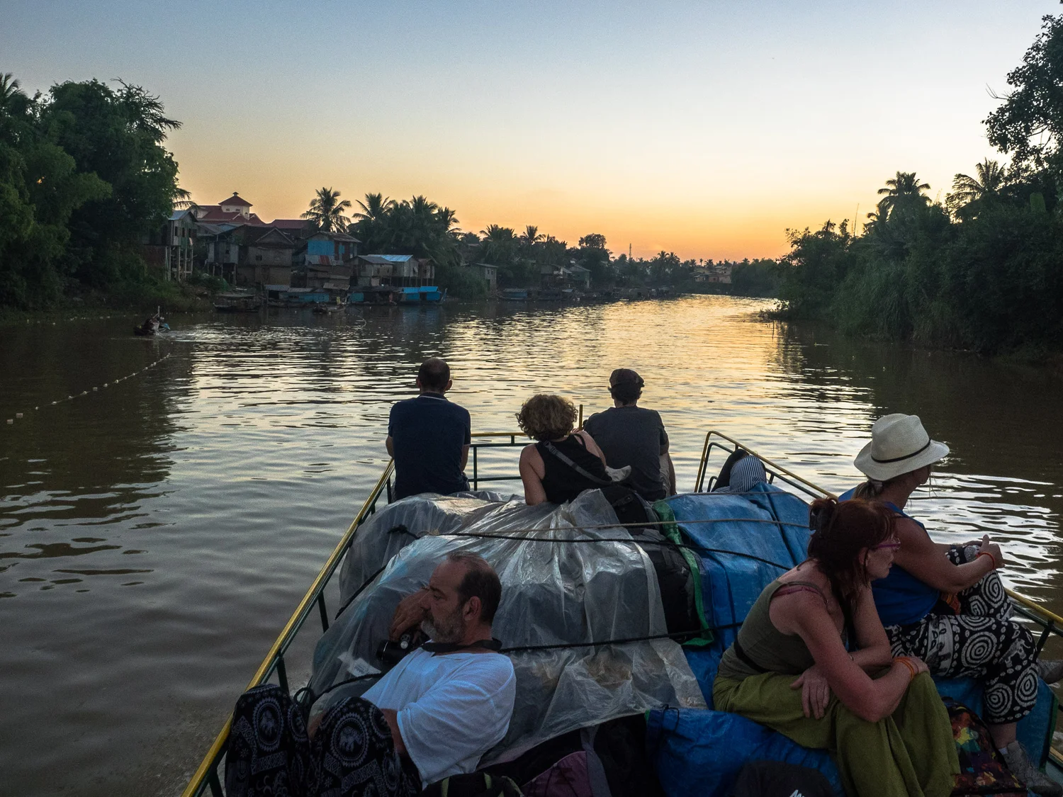 siem_reap_battambang_boat_cambodia-28.jpg