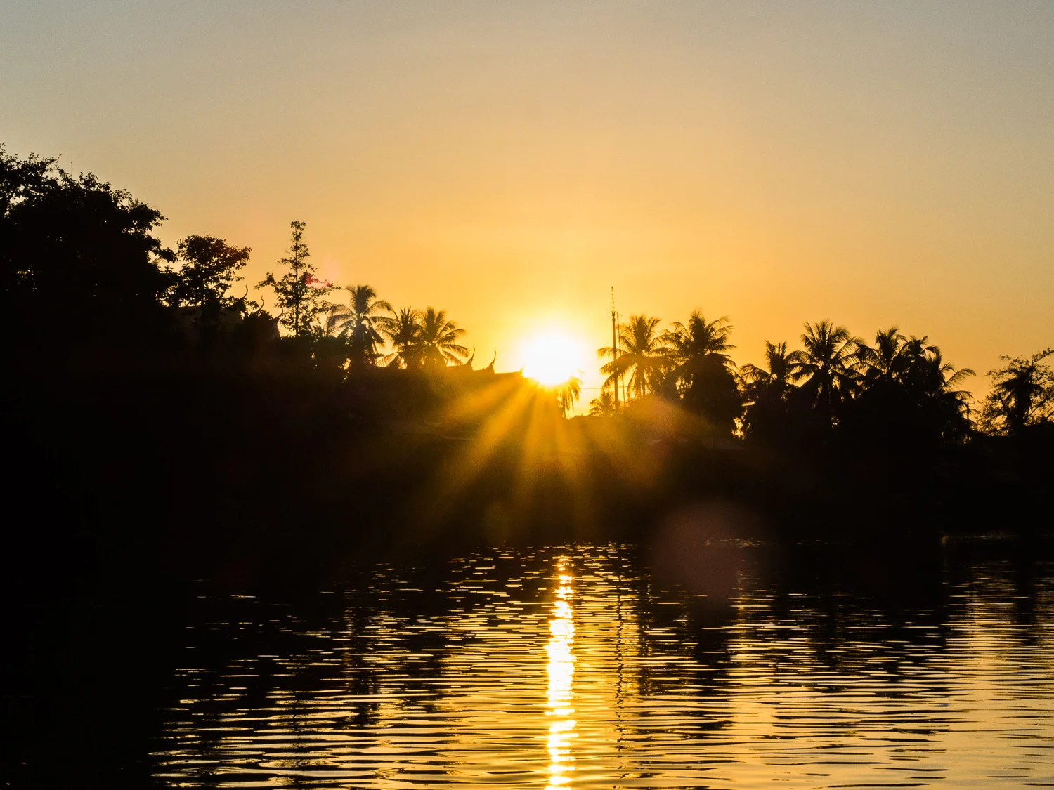 siem_reap_battambang_boat_cambodia-30.jpg
